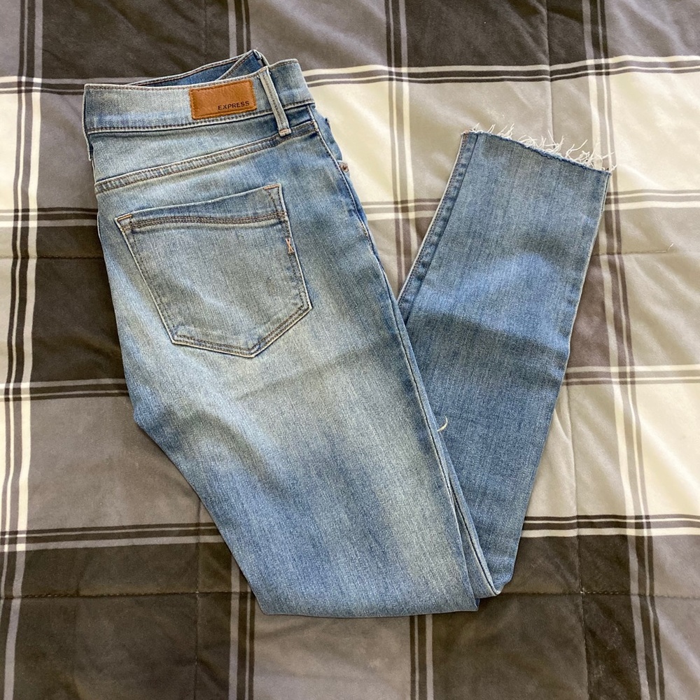 {Express} Distressed Skinny Jeans, Size 4 Regular